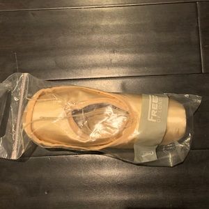 Classic pro 90 brand new freed pointe shoes